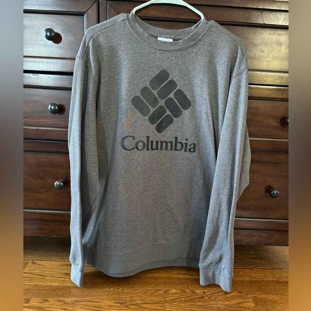 Gently used men’s pull over sweater.